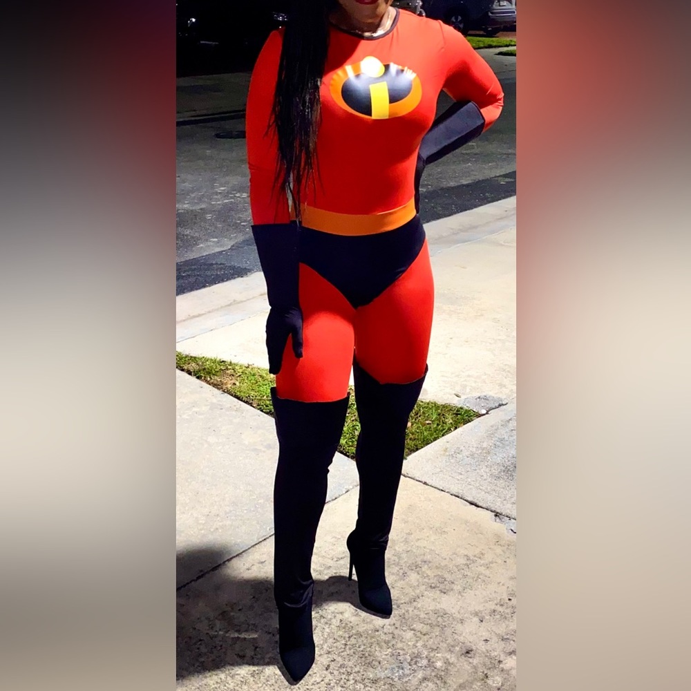 Women’s Incredible costume. Size Medium. Worn once